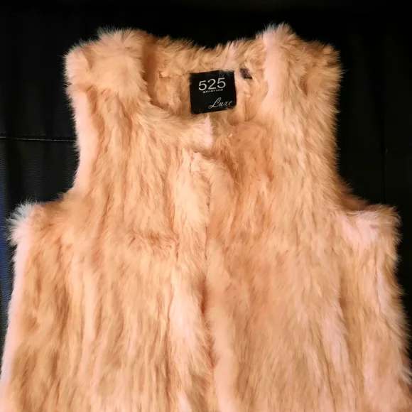Vest made of natural rabbit, very warm, new. $ 130 size S - Picture 1 of 5